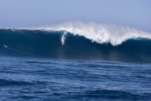 Aaron Gold - Guinness World Record for Paddle at Jaws
